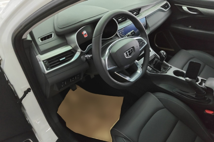 GEELY Emgrand 2019 car image #16