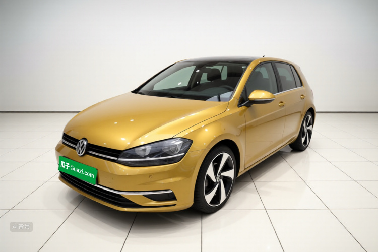 Volkswagen Golf 2018 car image #2