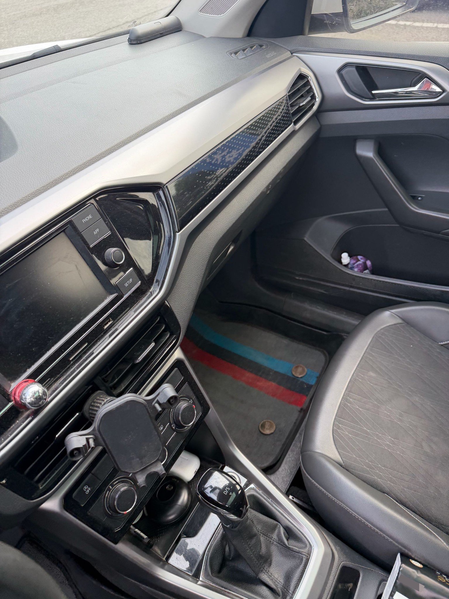 Volkswagen T-Cross 2019 car image #6