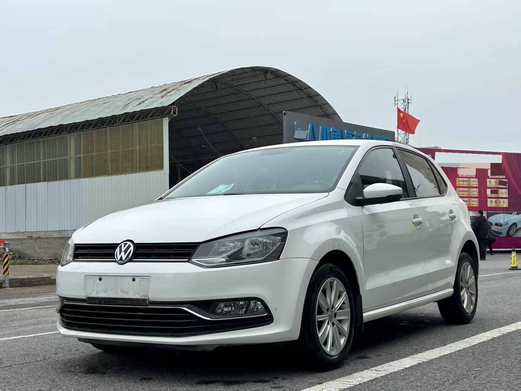 Volkswagen Polo 2016 car image 
