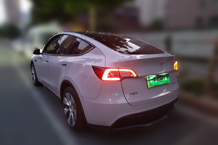 Tesla Model Y 2023 #5 Tesla Model Y 2023 car image #5