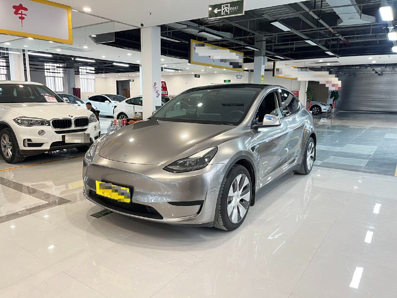Tesla Model Y 2022 #2 Tesla Model Y 2022 car image #2