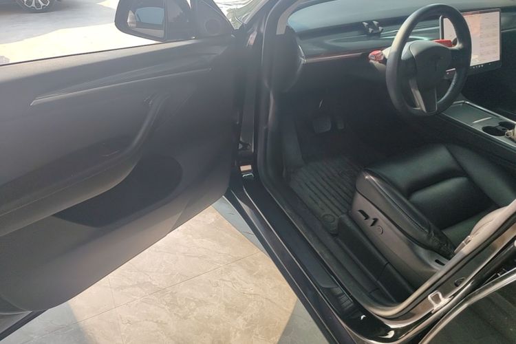 Tesla Model Y 2002 #16 Tesla Model Y 2002 car image #16