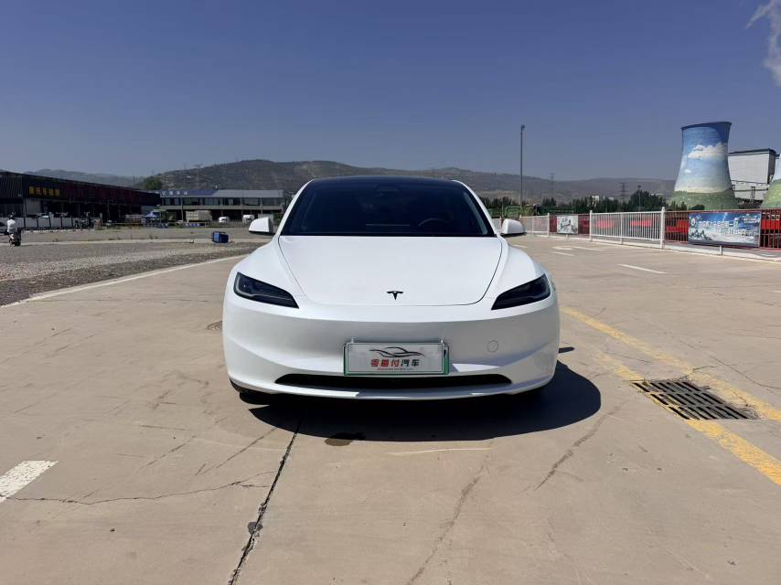 Tesla Model 3 2026 #2 Tesla Model 3 2026 car image #2