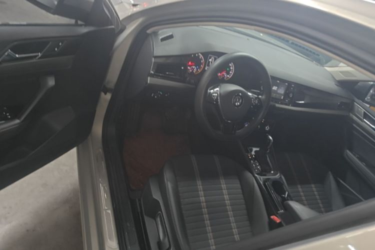 Volkswagen Lavida 2019 car image #16
