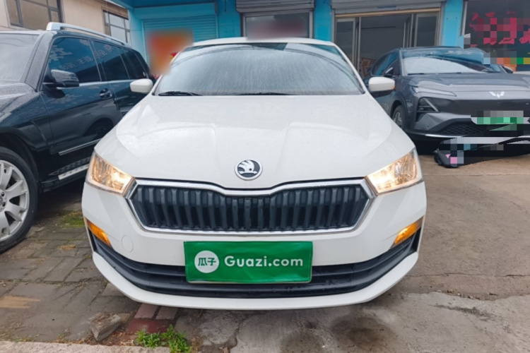 Skoda Rapid 2020 car image #3