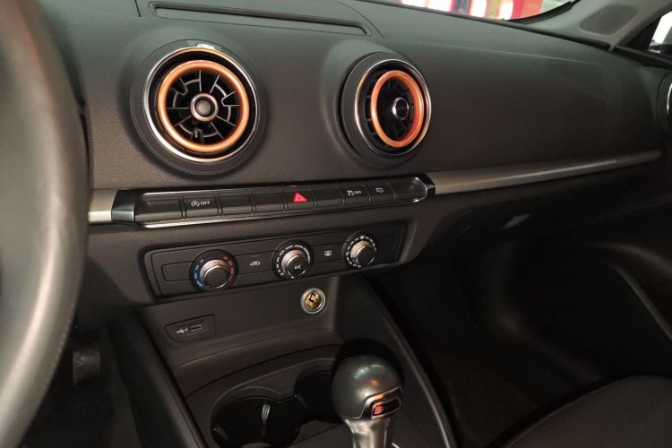 Audi A3 2019 car image #12