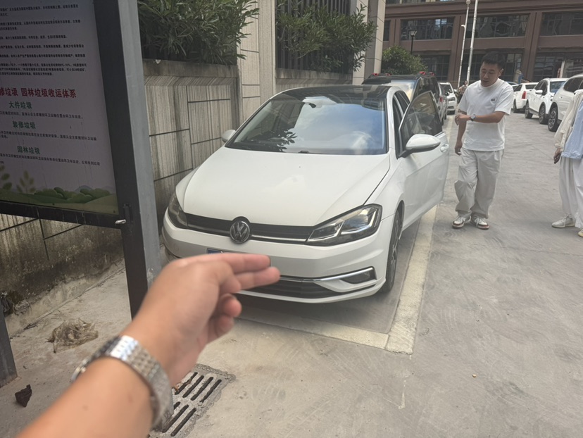 Volkswagen Golf 2018 Volkswagen Golf 2018 car image