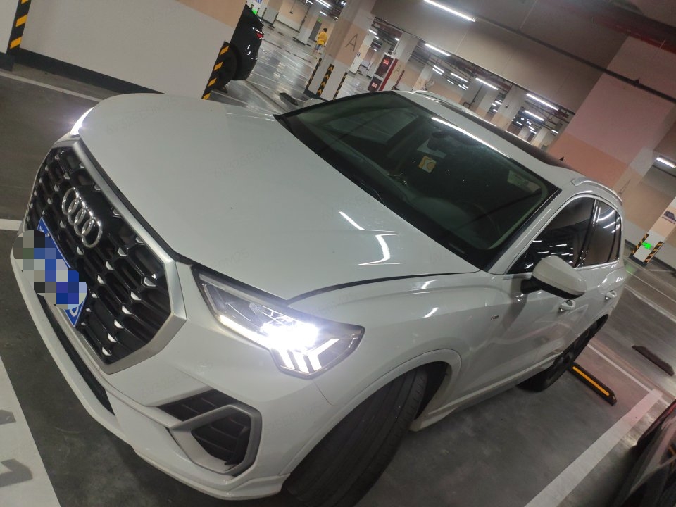 Audi Q3 2021 car image 