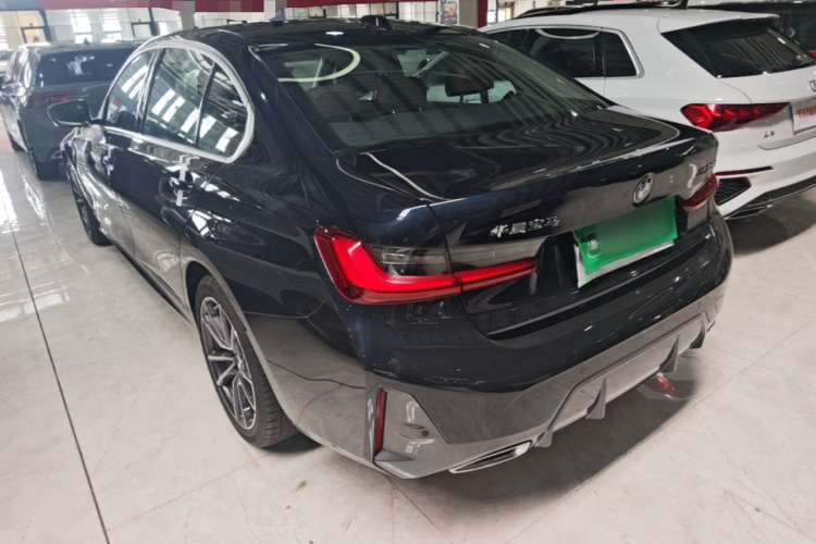 BMW 3 Series 2024 immagine di auto #7