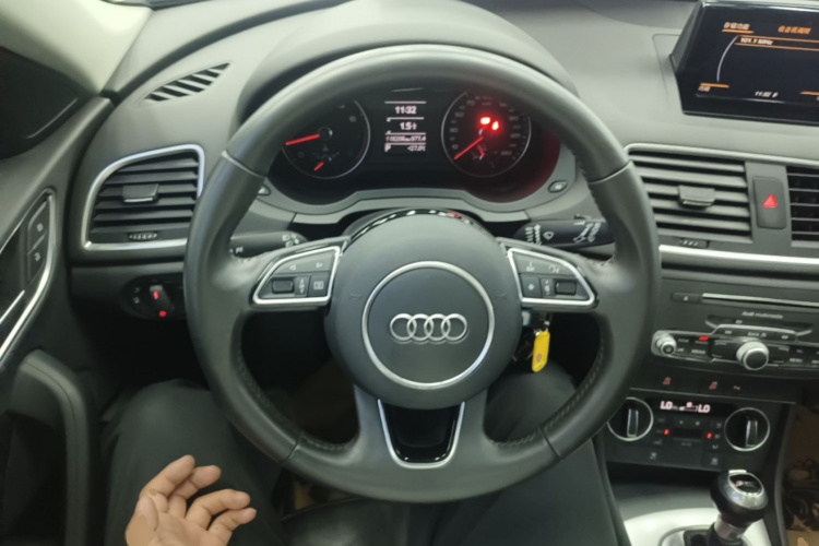 Audi Q3 2018 #11 Audi Q3 2018 car image #11