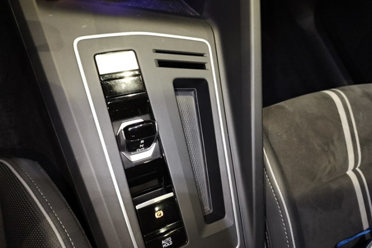 Volkswagen Golf 2021 car image #14