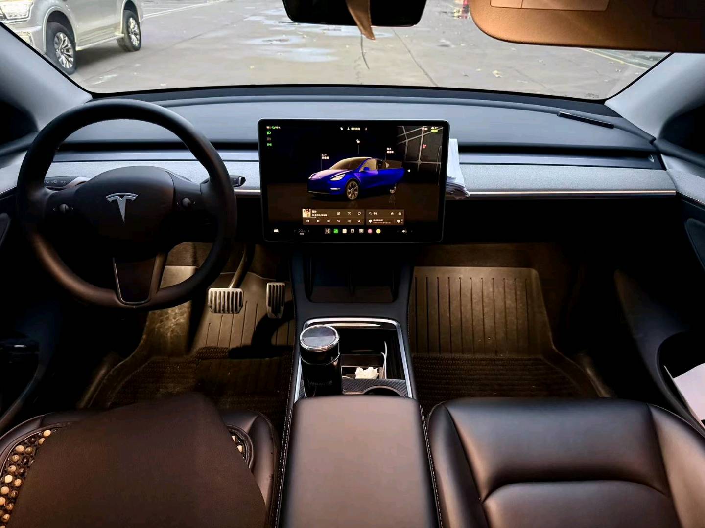 Tesla Model Y 2024 صورة سيارة #6