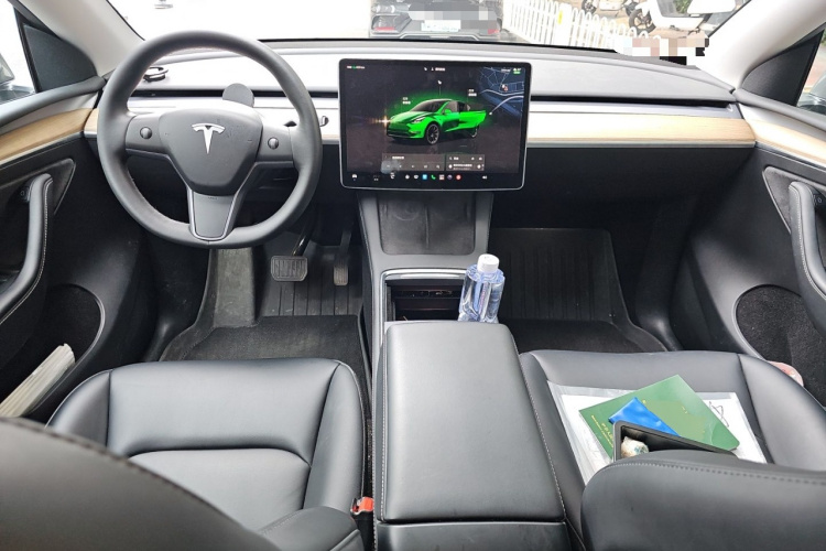 Tesla Model Y 2022 car image #7