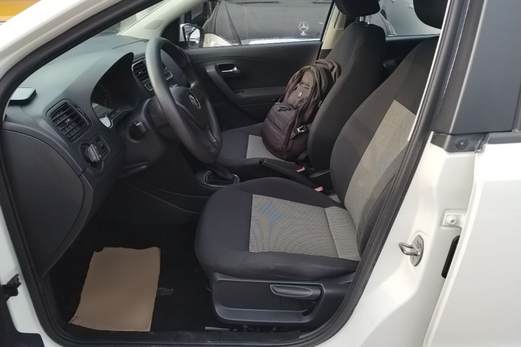 Volkswagen Polo 2018 car image #15