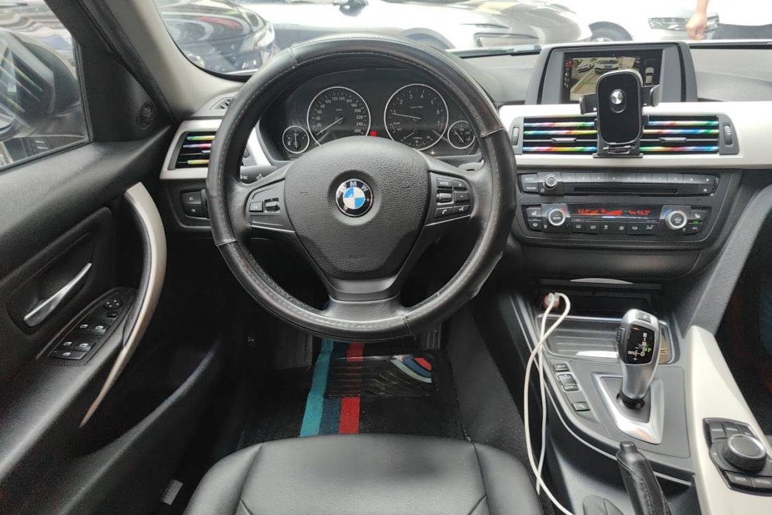 BMW 3 Series 2015 car image #24