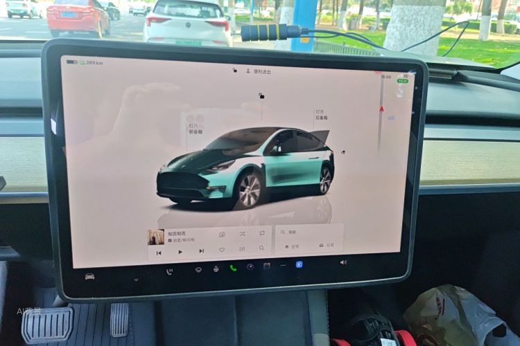 Tesla Model Y 2023 #13 Tesla Model Y 2023 car image #13