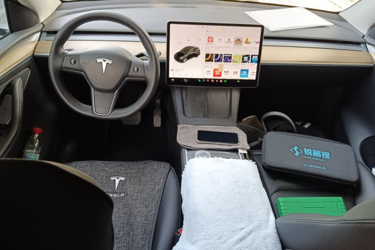 Tesla Model Y 2021 #7 Tesla Model Y 2021 car image #7