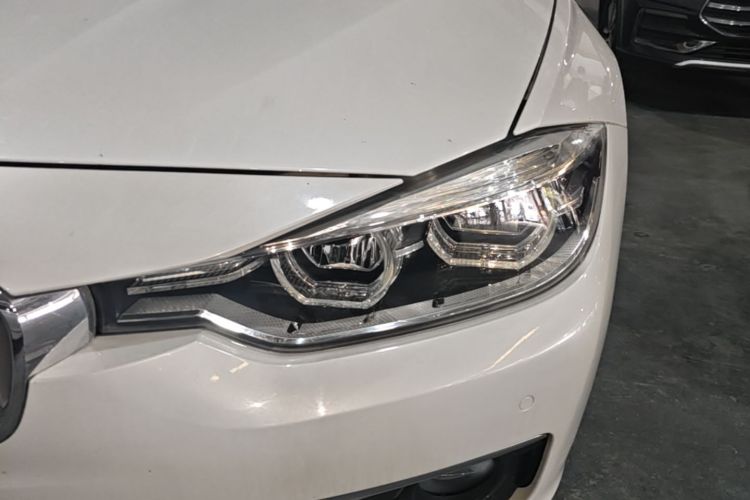 BMW 3 Series 2018 #23 BMW 3 Series 2018 car image #23