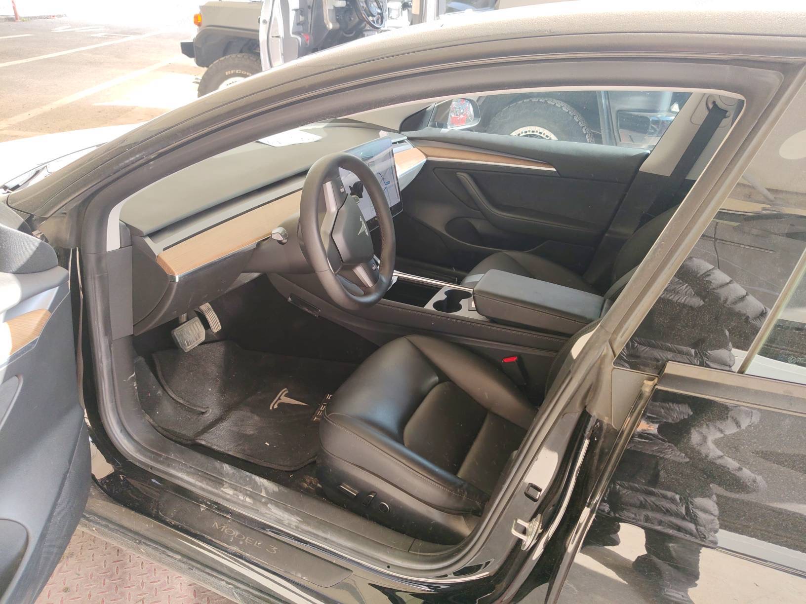Tesla Model 3 2022 car image #4