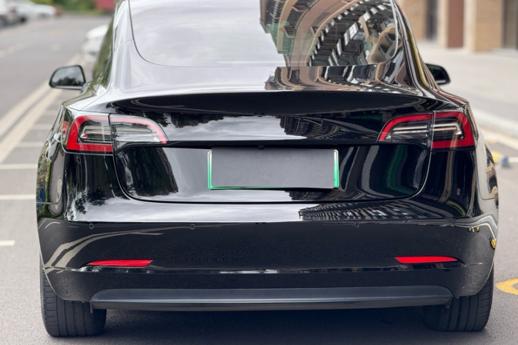 Tesla Model 3 2021 immagine di auto #4