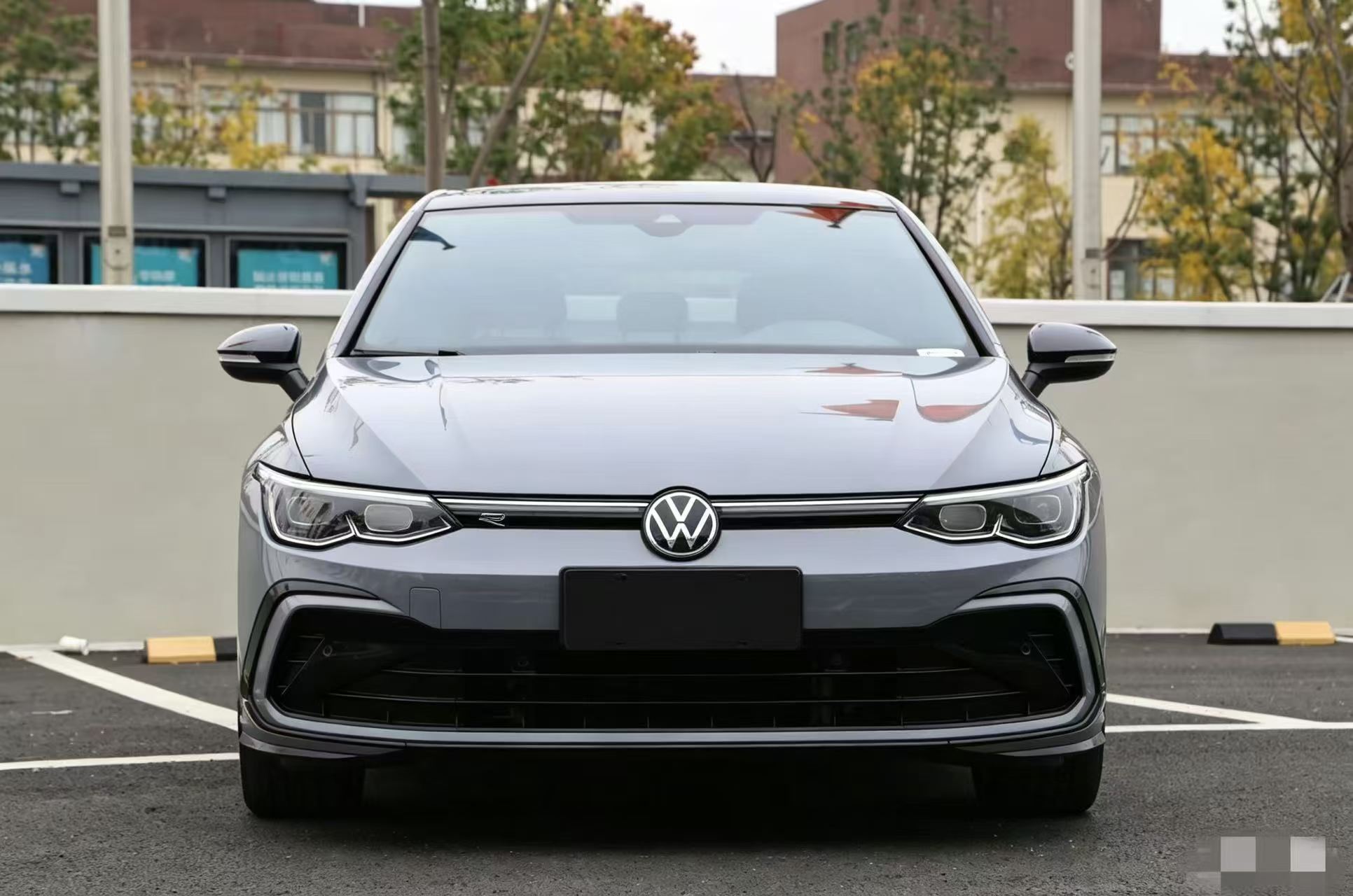 Volkswagen Golf 2022 car image #2
