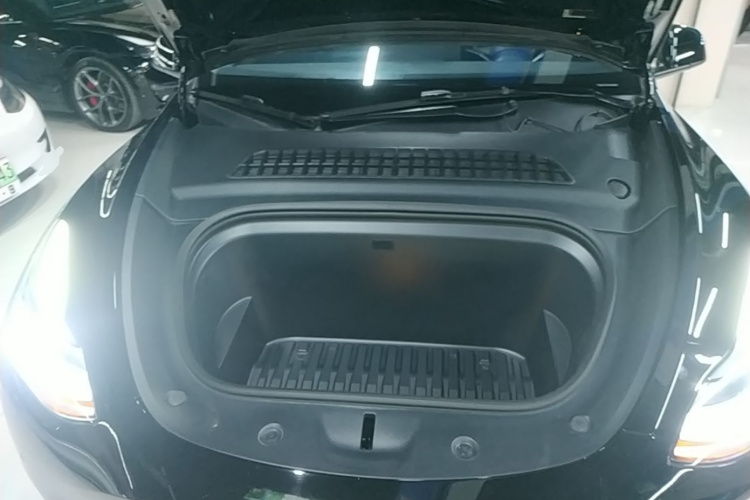 Tesla Model Y 2023 #20 Tesla Model Y 2023 car image #20