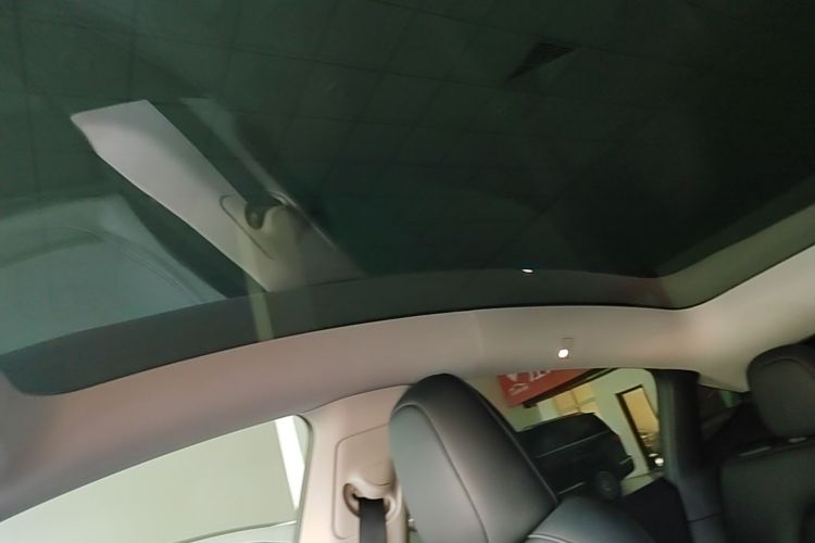 Tesla Model Y 2024 #18 Tesla Model Y 2024 car image #18