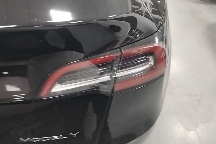 Tesla Model Y 2022 #8 Tesla Model Y 2022 car image #8
