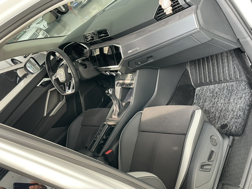Audi Q3 2023 #6 Audi Q3 2023 car image #6