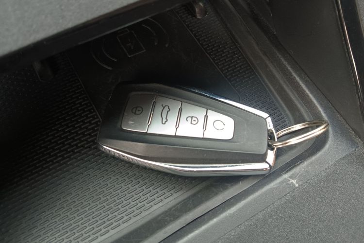 GEELY Boyue L 2024 immagine di auto #9