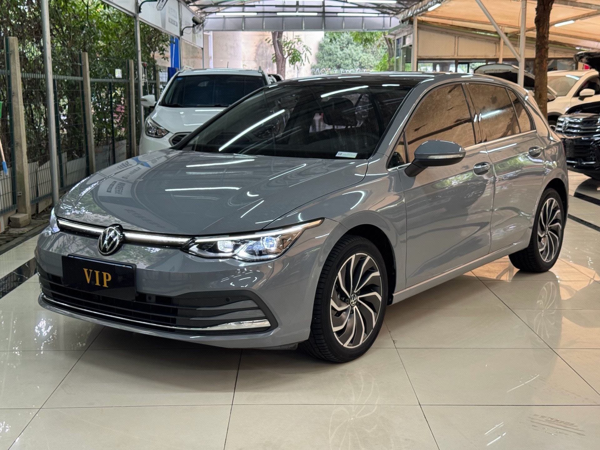 Volkswagen Golf 2024 car image 