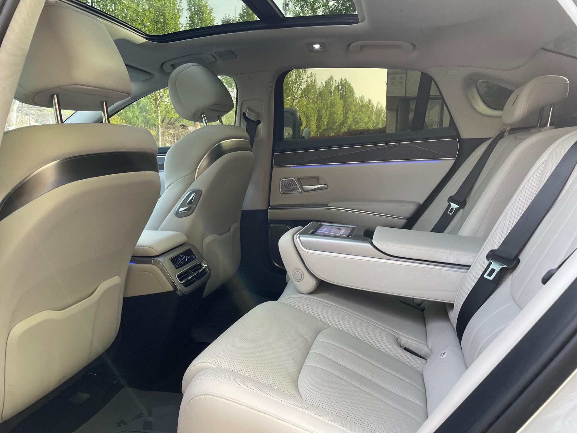 BYD HanL 2025 صورة سيارة #6