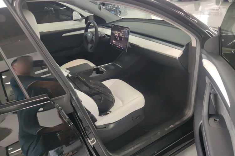 Tesla Model Y 2023 #24 Tesla Model Y 2023 car image #24