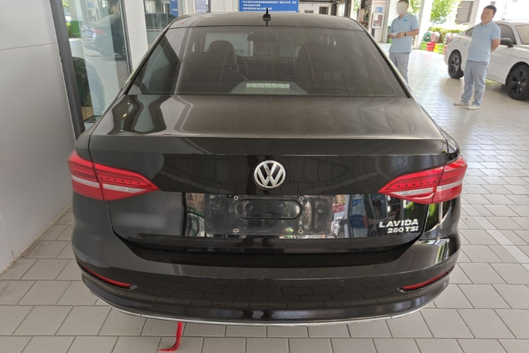 Volkswagen Lavida 2019 car image #4