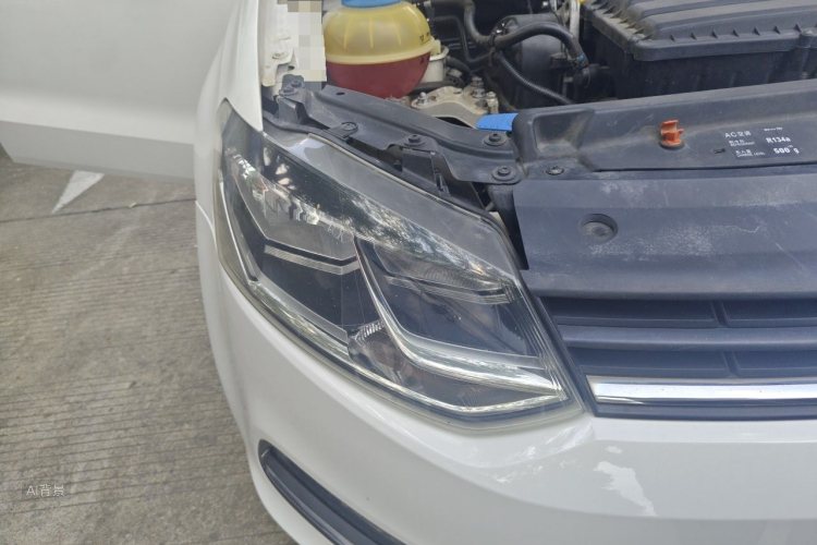 Volkswagen Polo 2014 car image #8