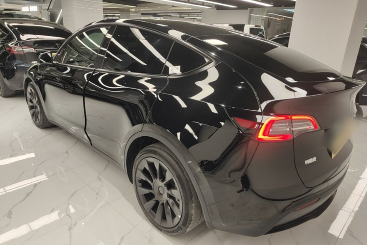 Tesla Model Y 2021 #5 Tesla Model Y 2021 car image #5