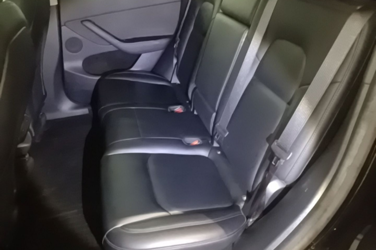Tesla Model Y 2023 #17 Tesla Model Y 2023 car image #17
