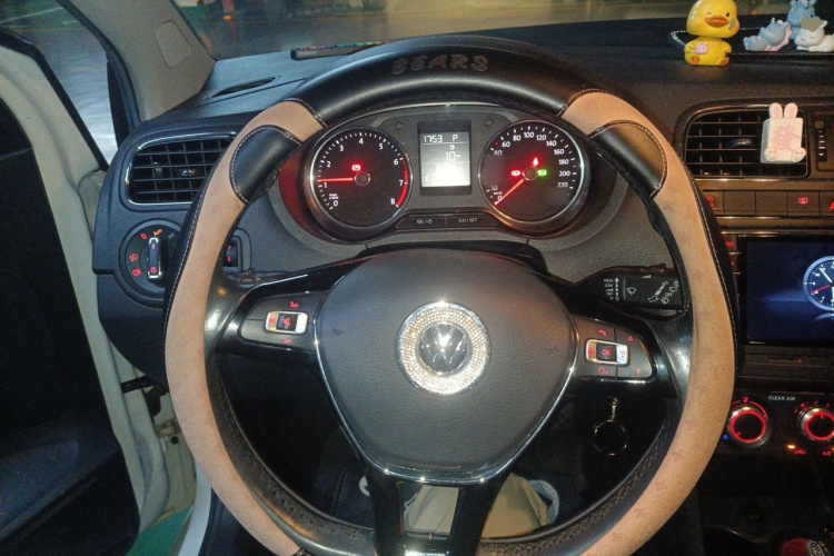 Volkswagen Polo 2019 car image #15
