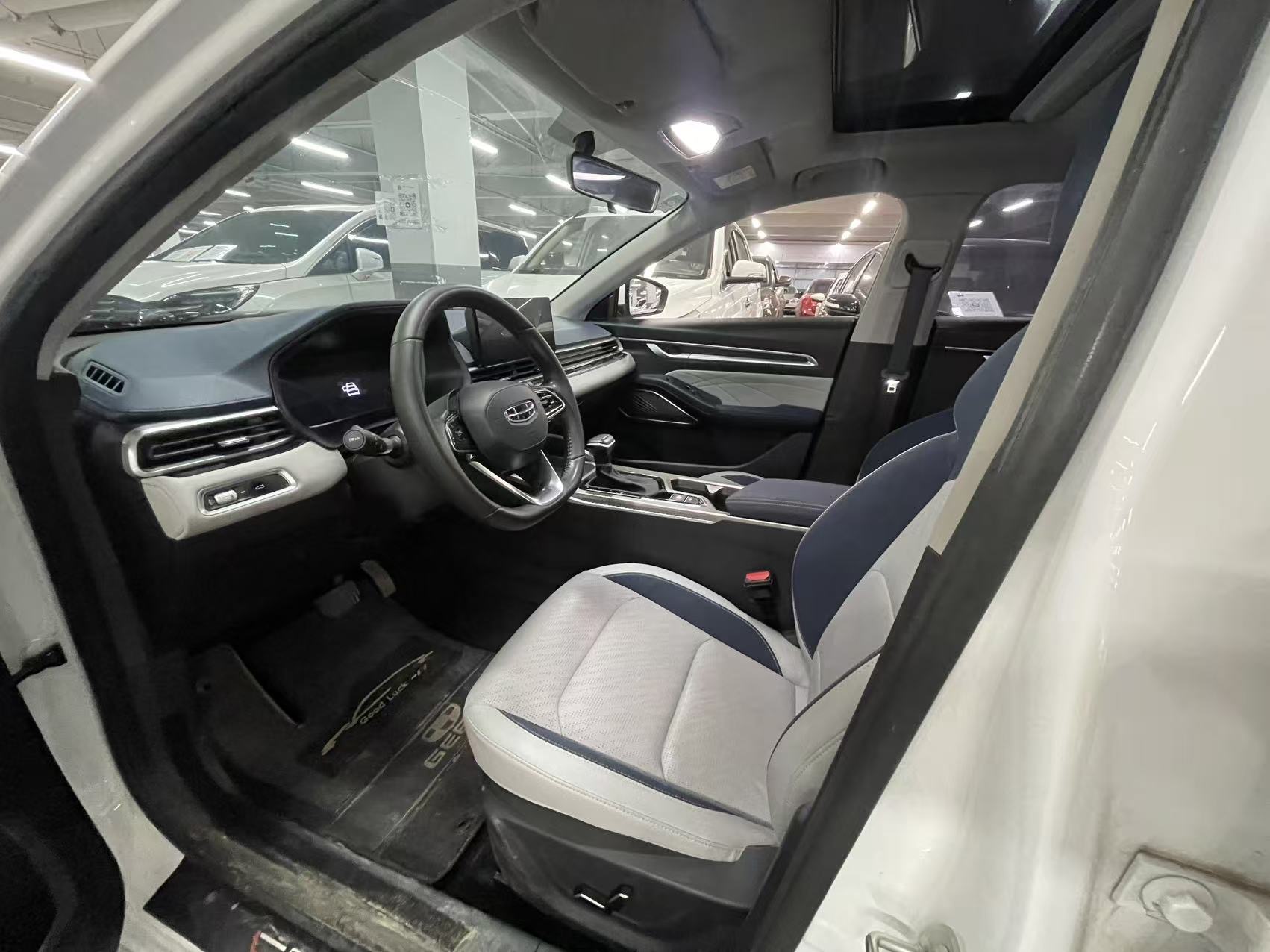 GEELY Emgrand 2023 صورة سيارة #4
