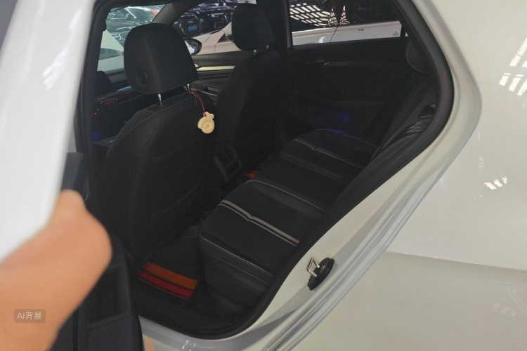 Volkswagen Golf 2022 car image #19