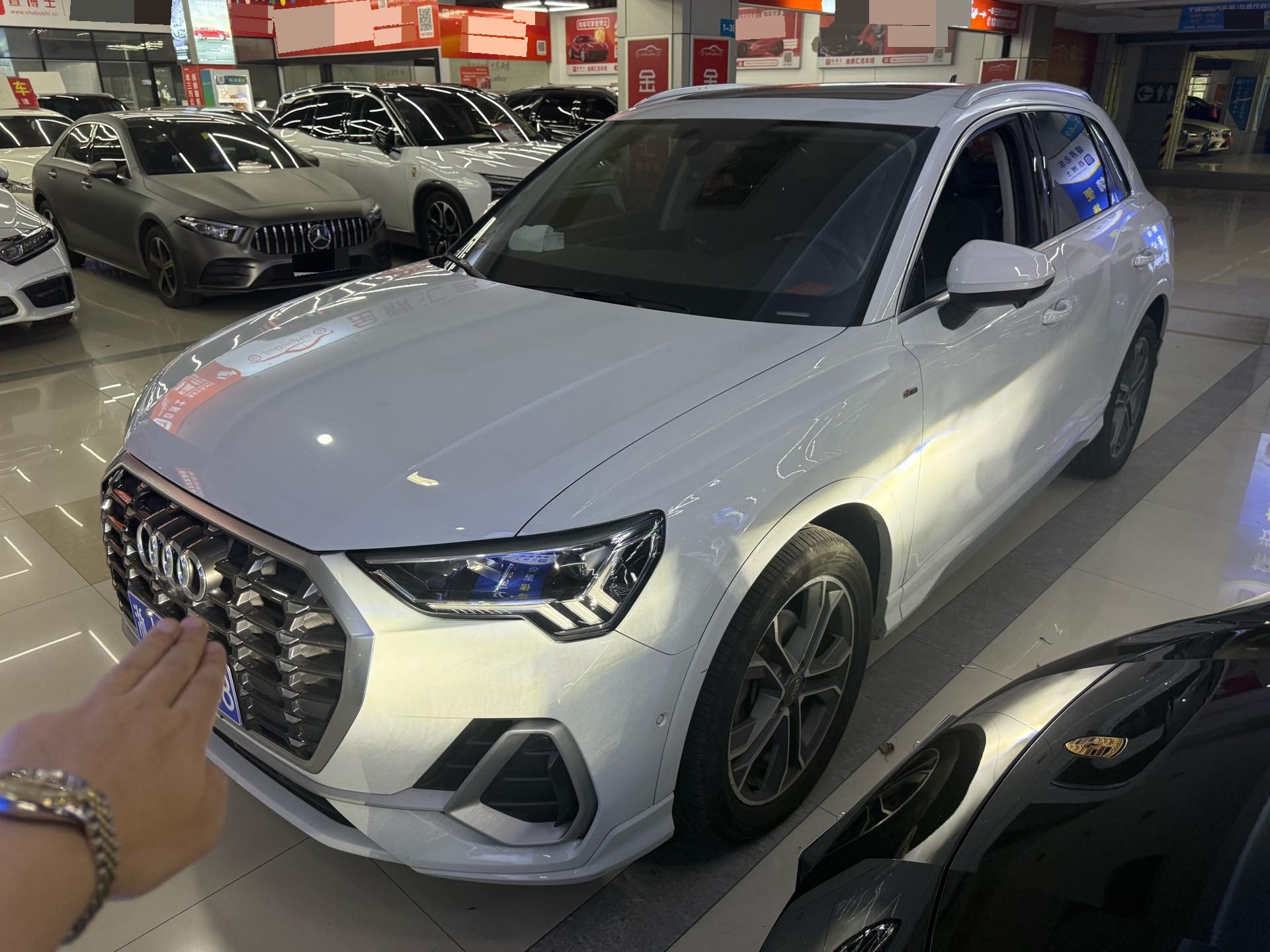Audi Q3 2021 car image 