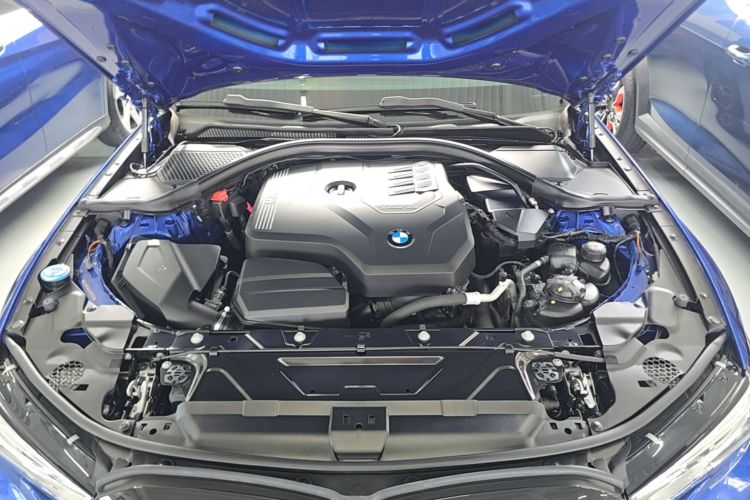 BMW 3 Series 2019 #20 BMW 3 Series 2019 car image #20