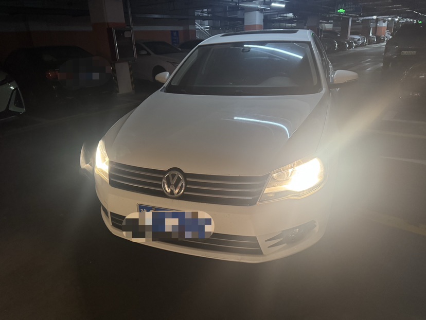Volkswagen Bora 2014 car image #2