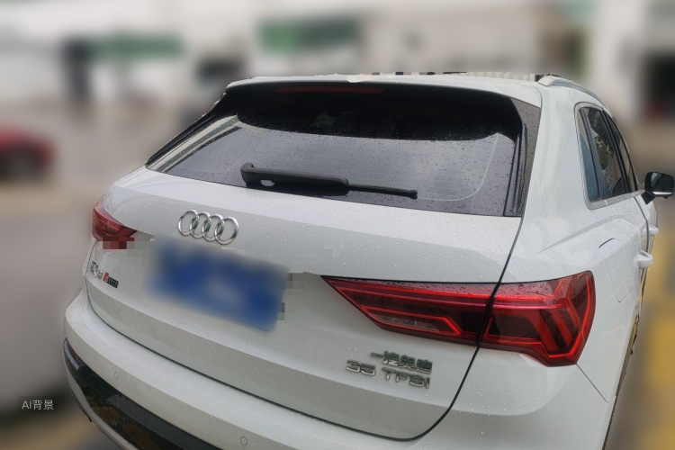 Audi Q3 2022 car image #6