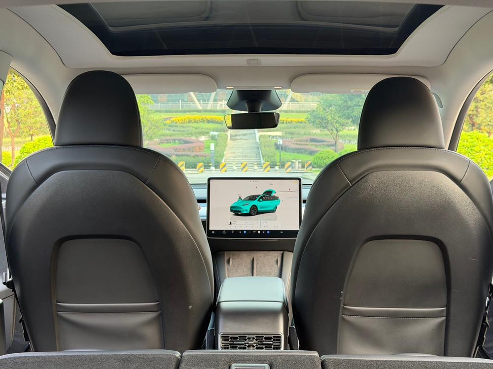 Tesla Model Y 2024 #16 Tesla Model Y 2024 car image #16