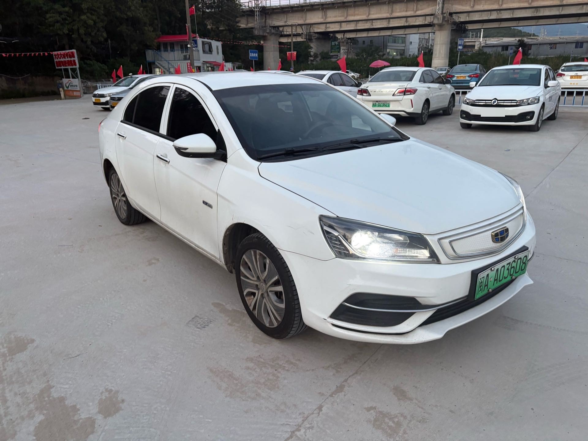 GEELY Emgrand New Energy 2019 #8 GEELY Emgrand New Energy 2019 изображение автомобиля #8