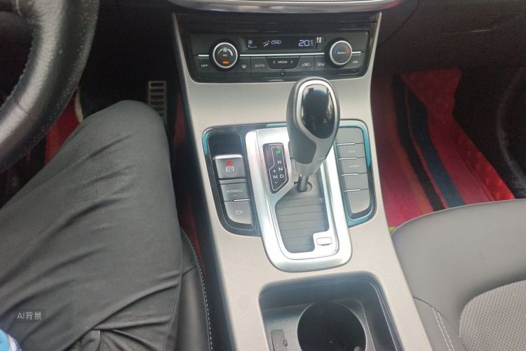 GEELY Emgrand GS 2018 car image #16