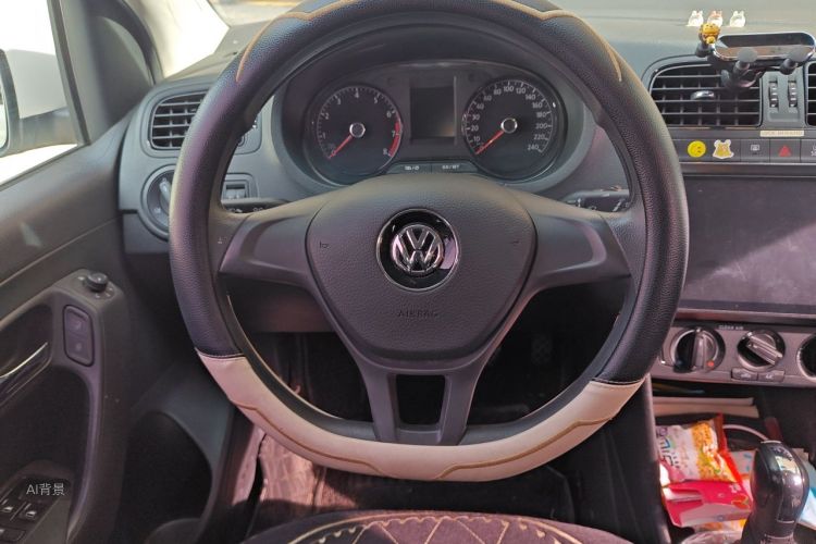 Volkswagen Polo 2019 car image #12