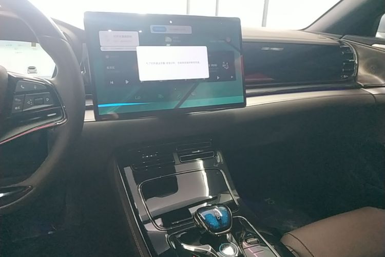 BYD Han 2023 car image #17